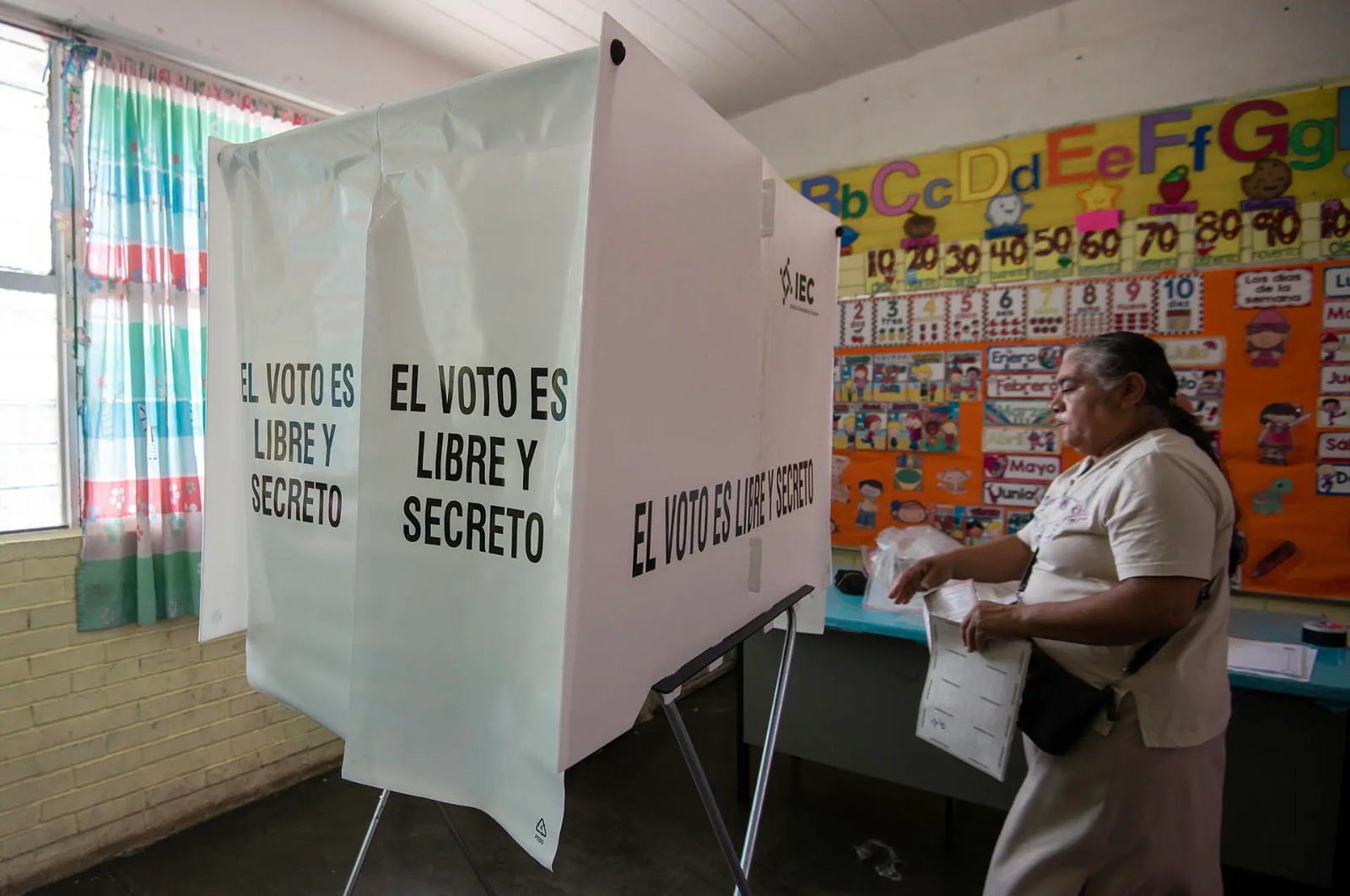 INE presenta esquema de seguridad a candidatos