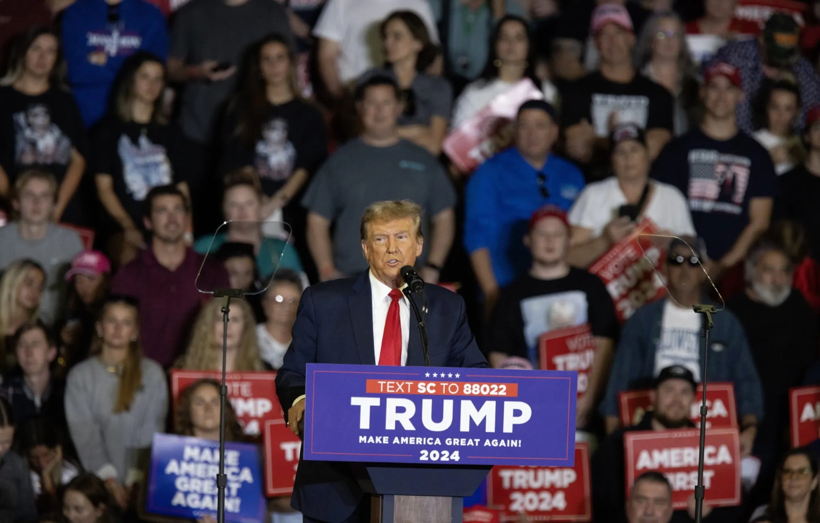 Defensa de Trump apela a la inmunidad presidencial para desestimar su caso en Florida