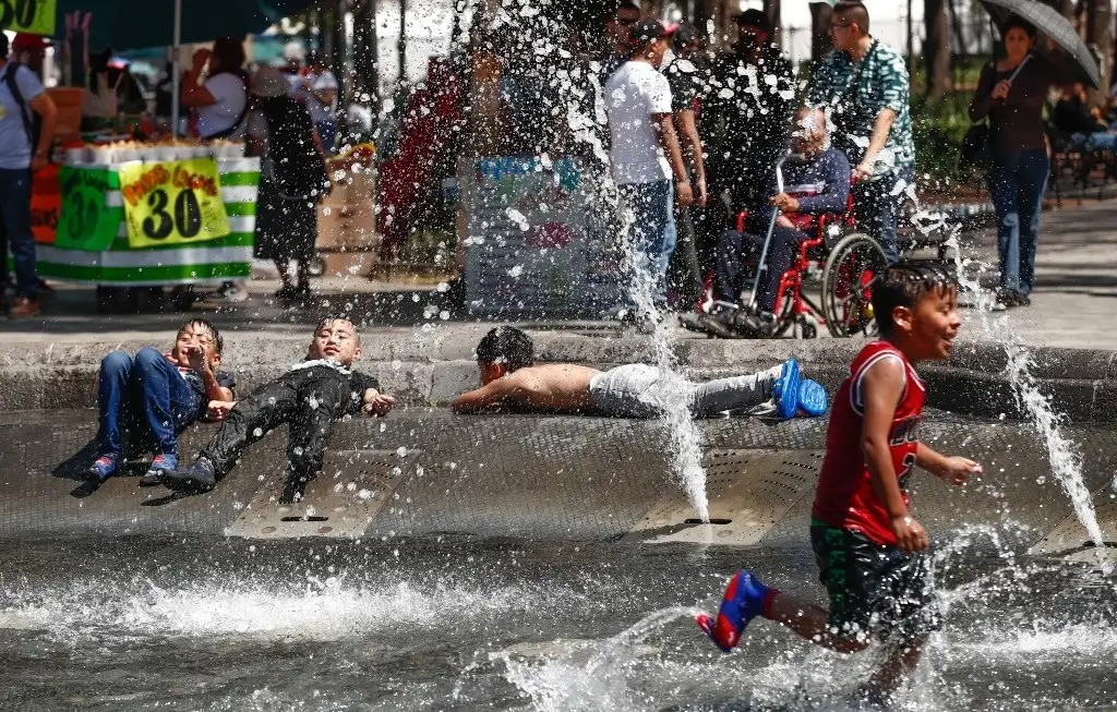 Dos terceras partes del país, con temperaturas mayores a 30 °C