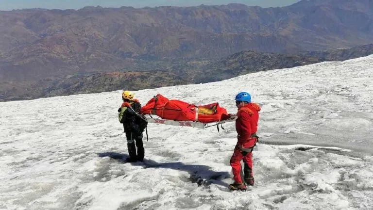 Hallan cuerpo momificado de escalador estadounidense que murió hace 22 años en Perú