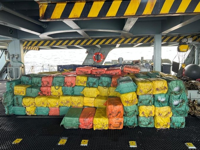 Interceptan narcosubmarino cargado con 6 mil 500 kilos de cocaína en Portugal