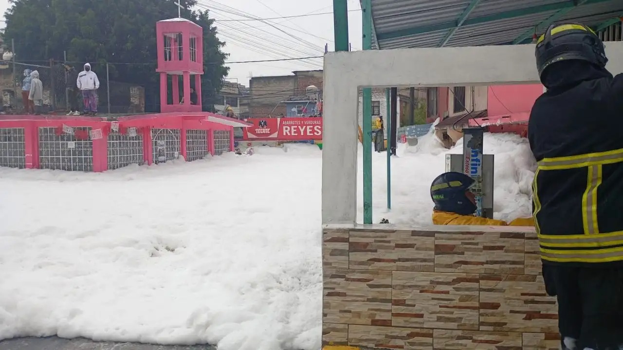 Se desborda río en Naucalpan por las lluvias; más de 50 casas anegadas