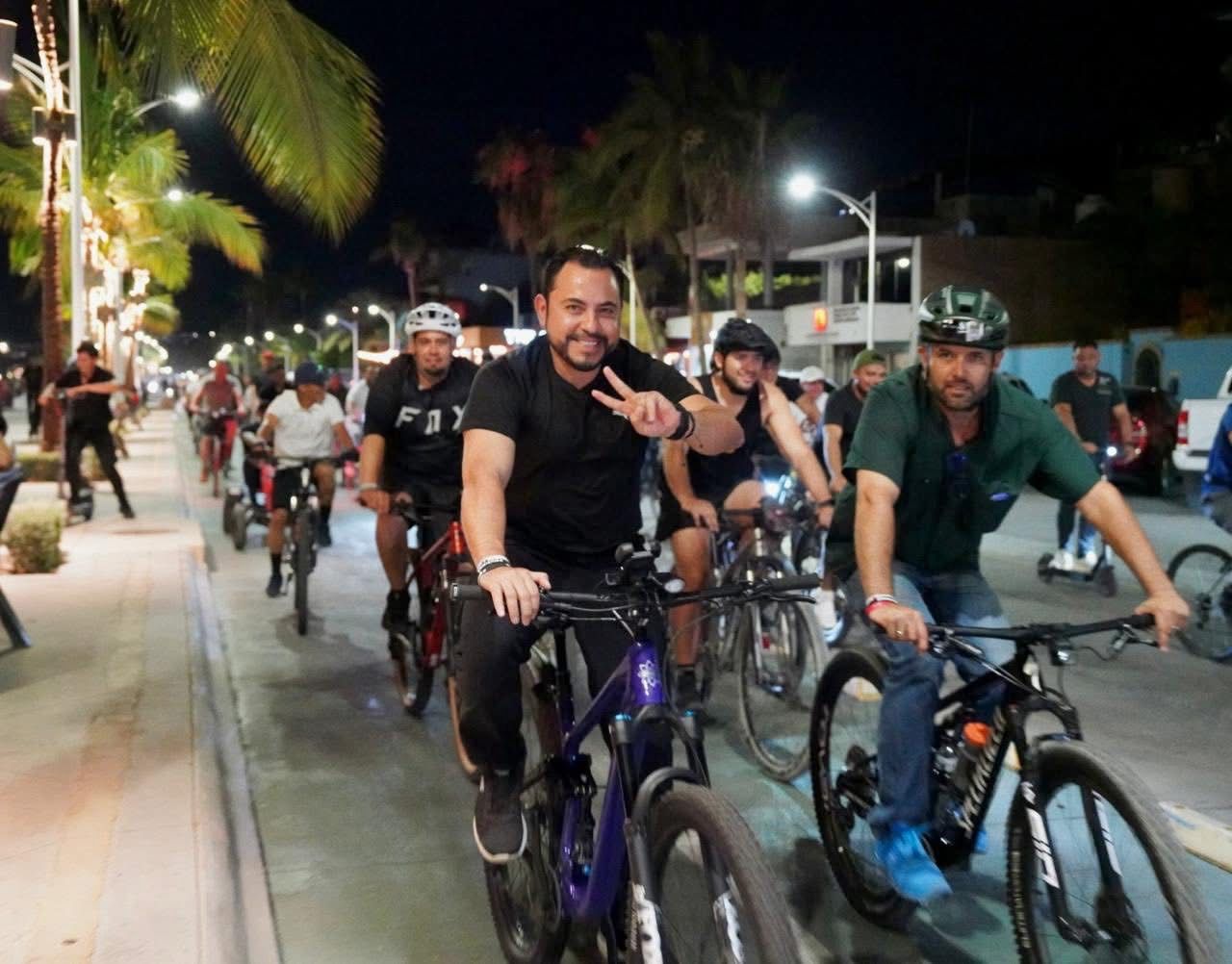 Christian Agúndez promueve el deporte y la convivencia en rodada ciclista por el malecón