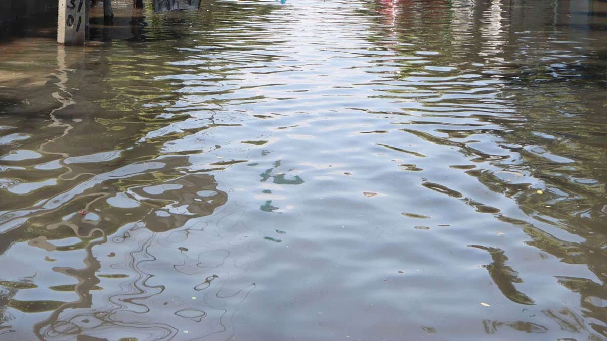 Desalojan a más de mil 600 personas tras desbordamiento del río Moctezuma