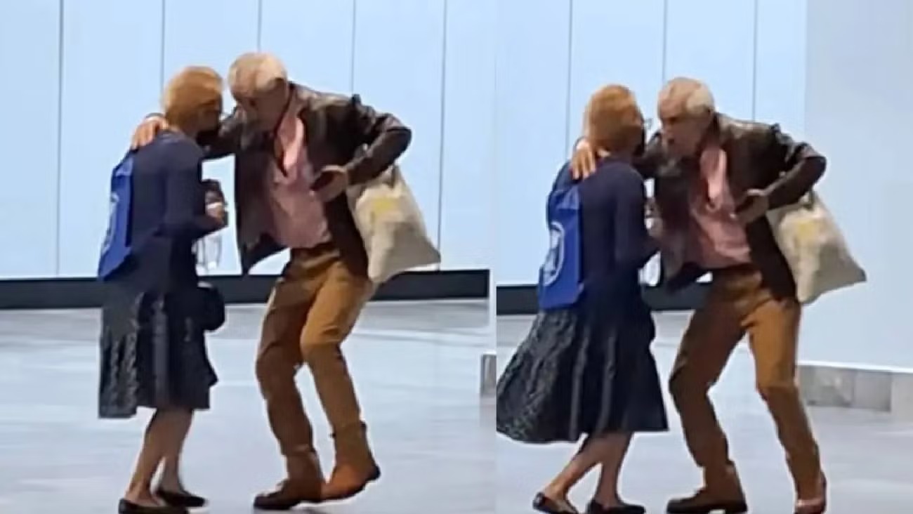 Pareja de abuelitos baila mientras espera el Metro de la CDMX y conquista las redes