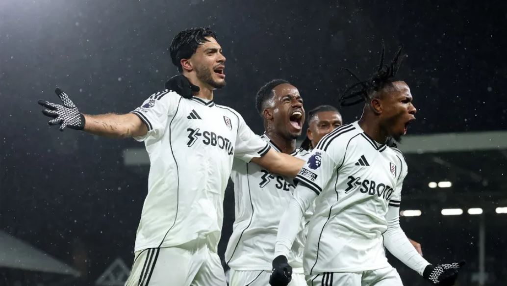 ¡Gran día! Raúl Jiménez rompe la sequía goleadora y le da el triunfo al Fulham ante Sunderland en la Premier League
