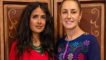 Salma Hayek pide a Sheinbaum fortalecer la industria del cine en México