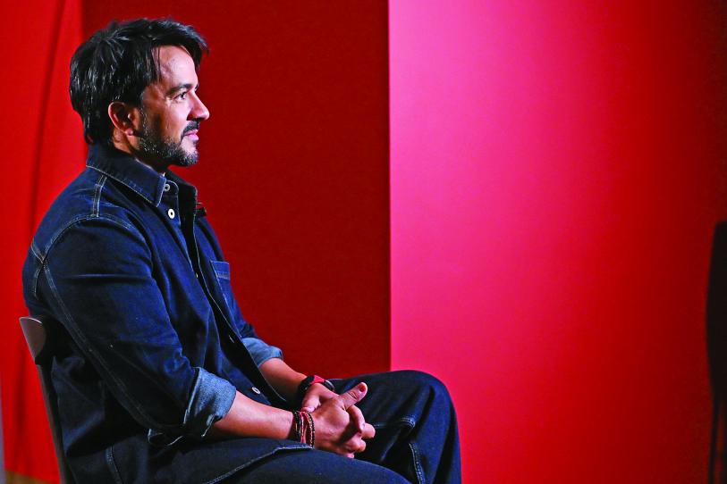 Luis Fonsi califica de ‘vergonzosas’ las redadas del ICE en Estados Unidos