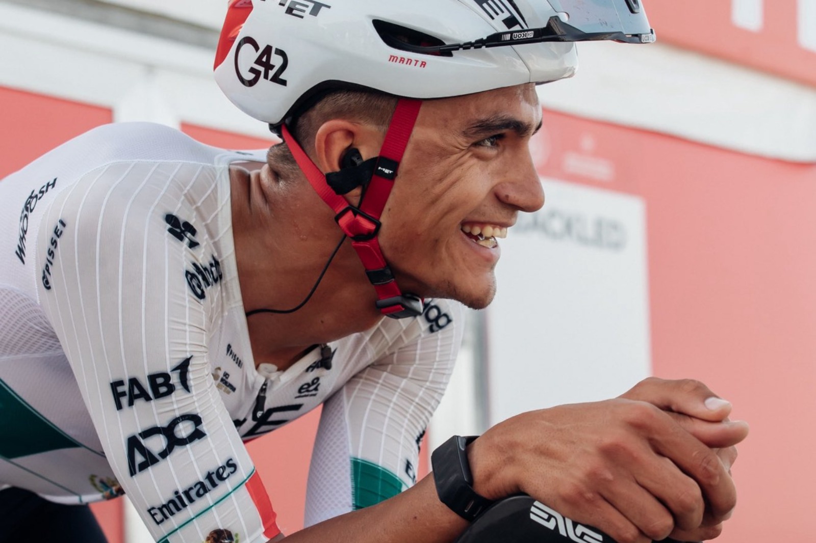 Isaac del Toro consigue el triunfo en la primera etapa del UAE Tour 2026