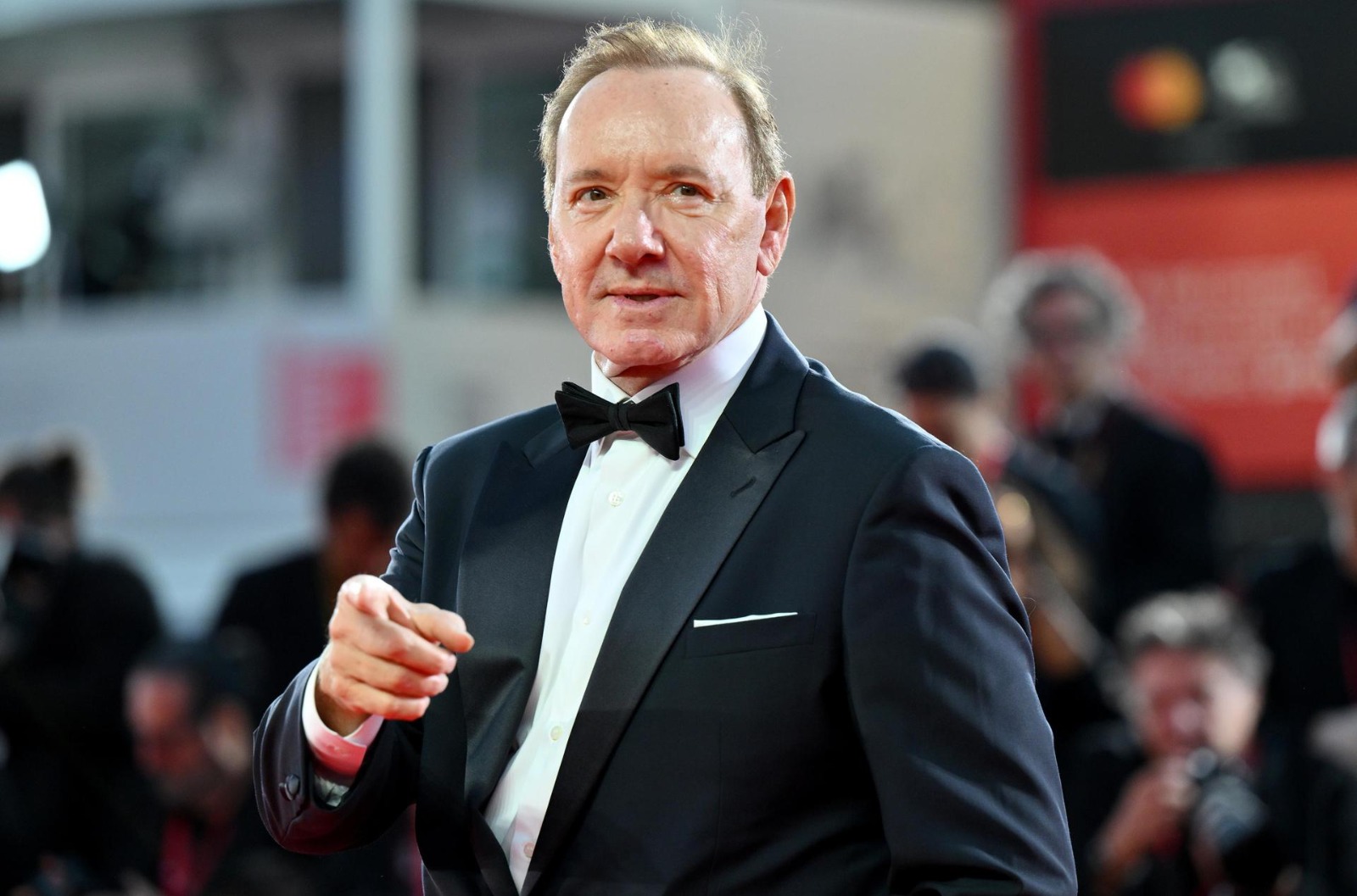 Actor Kevin Spacey pacta con tres hombres para evitar un juicio por agresión en Londres
