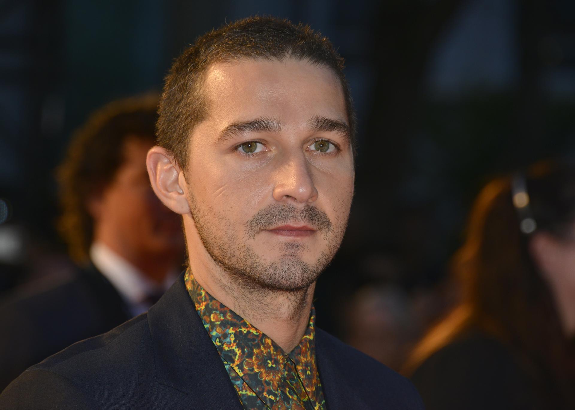 Shia LaBeouf acepta cargos por agresión en Nueva Orleans