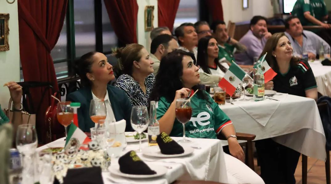 Mundial llena restaurantes y bares en Querétaro