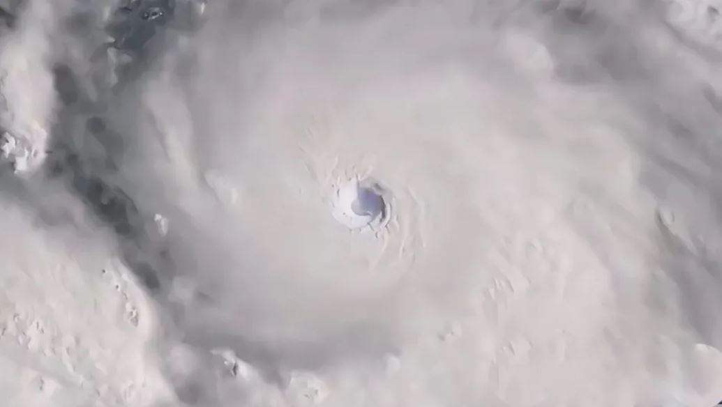 ‘Lala’ se intensifica y ya es huracán