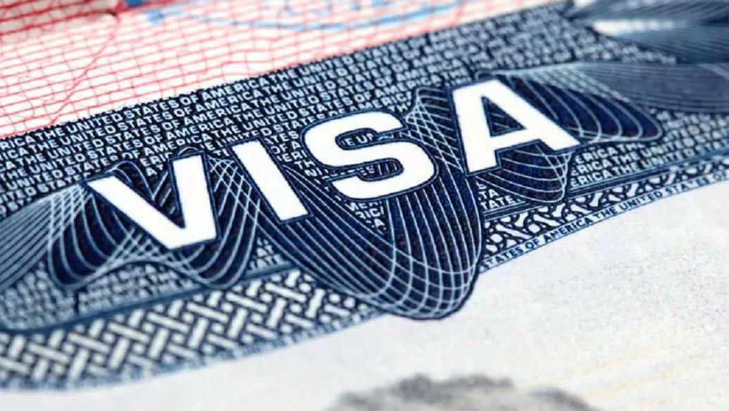 Estados Unidos revocará visas cuando haya razones para hacerlo sin importar el titular: «Son privilegio, no derecho»