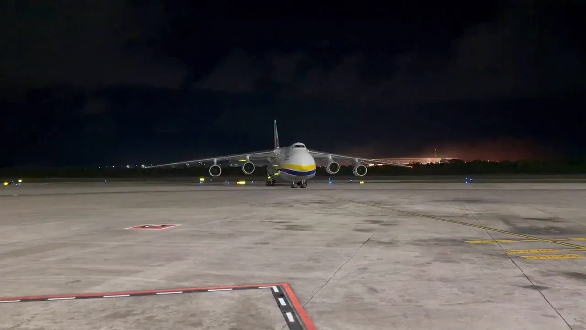 Aterriza en Cancún el Antonov An-124, coloso de la aviación mundial